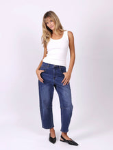 Load image into Gallery viewer, Toni barrel jean