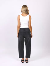 Load image into Gallery viewer, Toni barrel jean