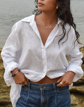 Load image into Gallery viewer, Camilla hoop earring