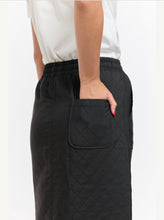 Load image into Gallery viewer, Quilted black skirt
