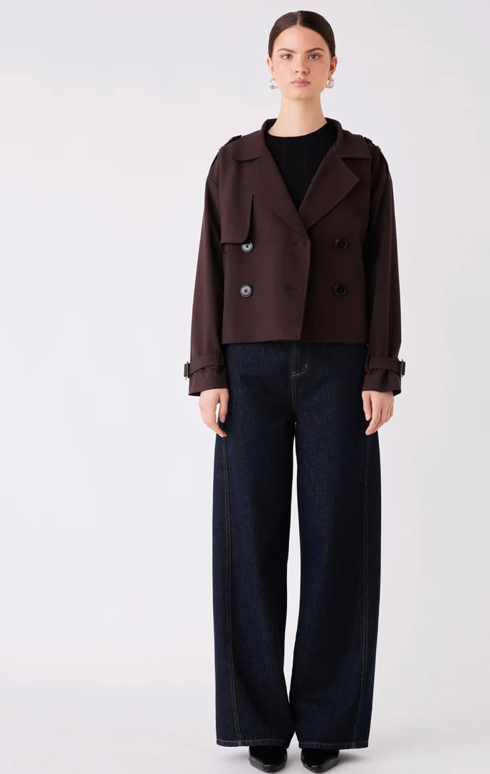 Avenue cropped trench