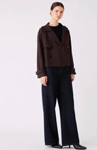 Load image into Gallery viewer, Avenue cropped trench
