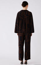 Load image into Gallery viewer, District shirt
