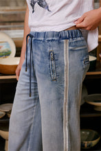 Load image into Gallery viewer, Glam track denim silver
