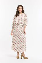 Load image into Gallery viewer, Floral set
