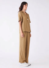 Load image into Gallery viewer, Rebound shirt olive
