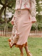 Load image into Gallery viewer, Daisy skirt
