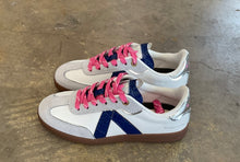 Load image into Gallery viewer, Elite Classic Sneaker
