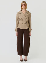 Load image into Gallery viewer, Avenue Cropped Trench
