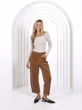 Load image into Gallery viewer, Toni Barrel Cord Jean Tan

