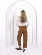 Load image into Gallery viewer, Toni Barrel Cord Jean Tan
