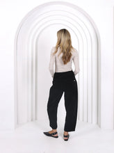 Load image into Gallery viewer, Toni Barrel Cord Jean Black
