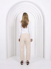 Load image into Gallery viewer, Toni Barrel Cord Jean Pearl
