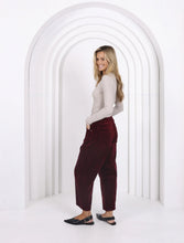 Load image into Gallery viewer, Toni Barrel Cord Jean Brunette
